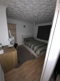 Double Room in a 3-bed house - Havant - 6