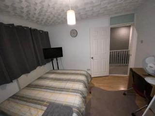 Double Room in a 3-bed house - Havant - 5