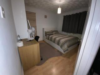 Double Room in a 3-bed house - Havant - 4