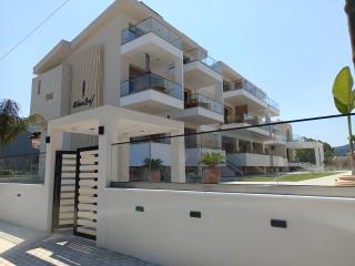 Blueleaf - Stavros - 0