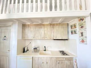 Charming Traditional Cycladic Studio in Zefyria - 9