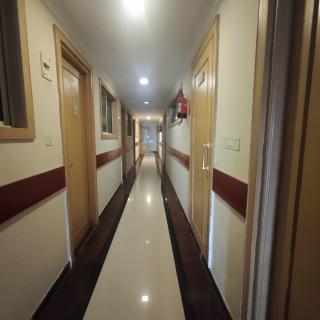 Stayz Royale Hotels - Electronic City - 3