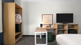 Spark by Hilton Toronto Airport - 5