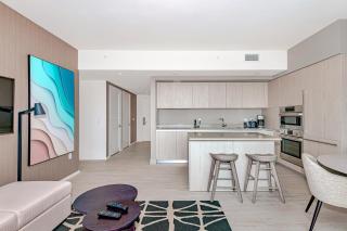 Modern Condo Retreat with Ample Space - Hollywood - 2