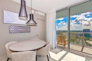 Modern Condo Retreat with Ample Space - Hollywood - 1