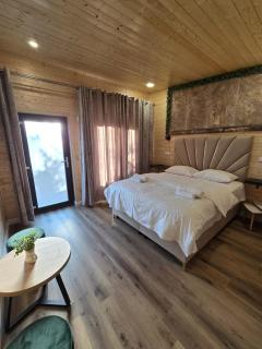 Bella Vista Bungalow - 1