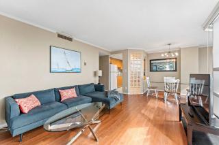 Fantastic Two Bedroom Condo with Panoramic City Views - Vancouver - 8
