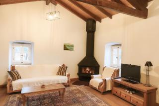'Perithyron', Konstantina's House, Old Perithia - An Authentic stone Retreat in Corfu's most Historic Village - Ypsilás - 0