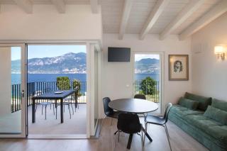 Modern Apartment with Lake View - Castelletto di Brenzone - 0