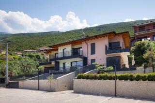 Modern Apartment with Lake View - 3