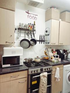 Cozy and Cute Studio Apartment with a Loft Bed, 13 mins walk to Westfield White City - London - 4