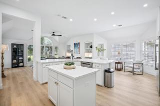 5 Beds Luxury Retreat on Golf Course - Pflugerville - 2