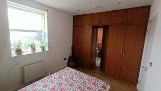 Double bed, ensuite, off street parking - 7