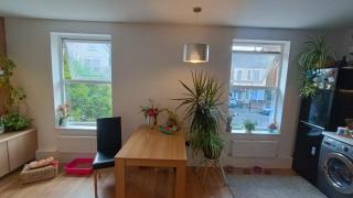 Double bed, ensuite, off street parking - 3