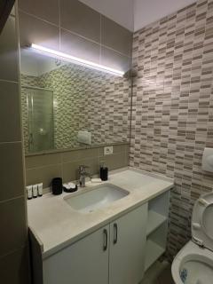 Your Home Away From Home - Tirana - 6