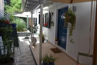 Loula's Cottage - Perama - 8