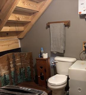 1 Bed Studio Cabin in the Woods with Kitchen - 6