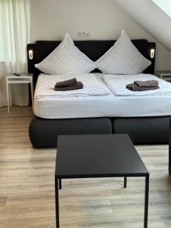 Ferienwohnung Apartment - Free Parking - WiFi - Kitchen - Essen - 2