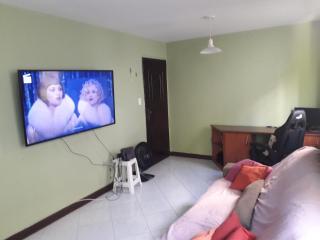 Quarto com ar e cama de casal no Rio Vermelho - 8
