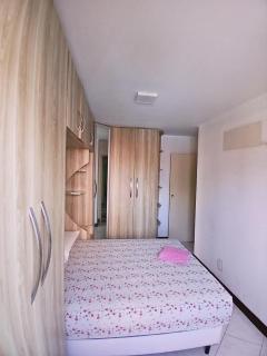 Quarto com ar e cama de casal no Rio Vermelho - 7