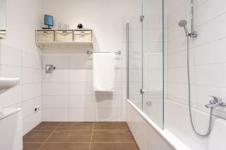 Cozy Apartment in quiet Area with Balcony and Parking - Wenen - 3