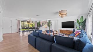 Luxury Miami Waterfront Retreat with Private Dock - 1