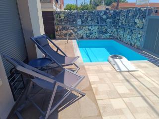 Magnolia Villa with Pool - 0