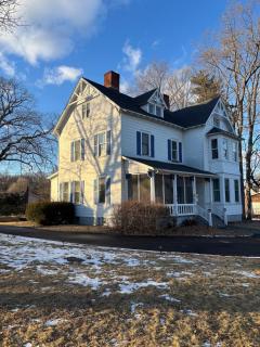 Charming Three Bedroom Retreat House - Saugerties - 0