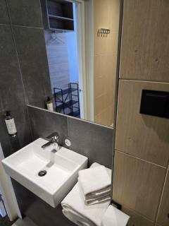 Private Hotel Room in the Corner of Vilnius City Centre - Vilna - 4