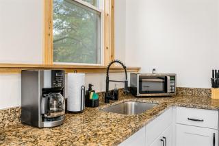 Updated! Spider Lake Loft l Modern l 10mi to TC - 1