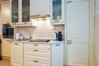 Apartment Nedica - Balcony, 2 Kings, Lift & AC - 5
