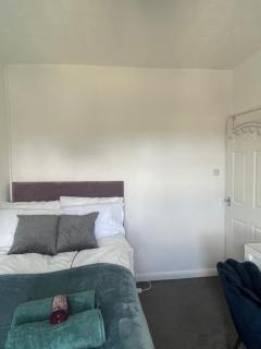 Cosy Room Near Train & Hospital - - 5