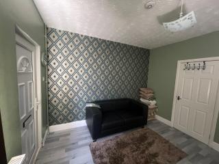 Cosy Room Near Train & Hospital - - 4