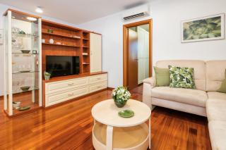 Apartment Nedica - Balcony, 2 Kings, Lift & AC - 6