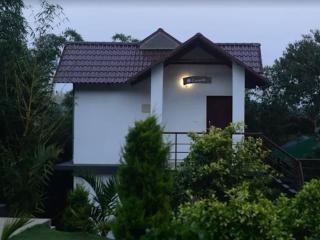 Le Eden Premium Wayanad Pool Resort - 4