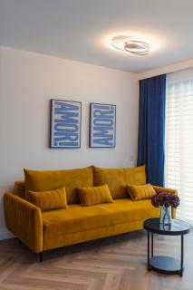 R&M Residence - 8