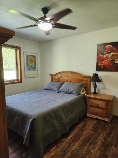 Peaceful Country Home on 12 wooded acres 3 bedroom, 3 full baths sleeps 10 - Rockton - 8