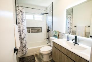 Renovated Culver City Escape Walkable WFH - 7