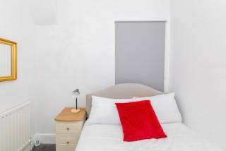 Charming 2-bedroom house - 9