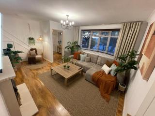 Spacious 3-Bed Home with Free Off-Street Parking Near Newcastle - East Howdon - 5