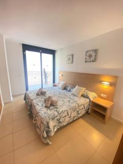 Tokyo Suite - 6p Modern Apartment with Parking & Swimming Pool - Lloret de Mar - 4