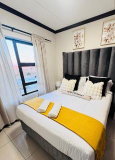 Luxury Lakeview Stay With Workspace - Midrand - 1