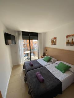 Sakura Suite - 4p Modern Apartment with Parking & Swimming Pool - Lloret de Mar - 3