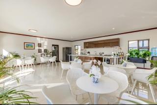 Luxury Lakeview Stay With Workspace - 7