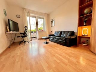 Cozy 2-room-Apartment on Zoo Park in District 2 - Düsseldorf - 0