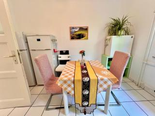Cozy 2-room-Apartment on Zoo Park in District 2 - Düsseldorf - 1