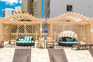 Newly Renovated Studio with Pool & Steps to Waikiki Beach - 0