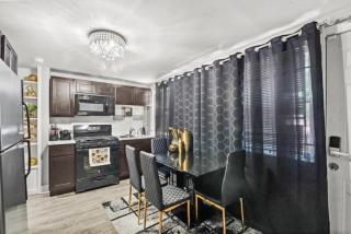 Hamaline Luxury Guest House - Chicago - 8