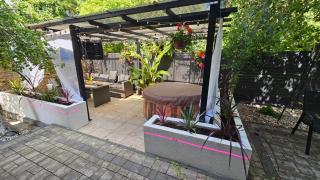 Domki i dom w sadzie Stegna z podgrzewanym basenem - prywatne jacuzzi przy domu - 4