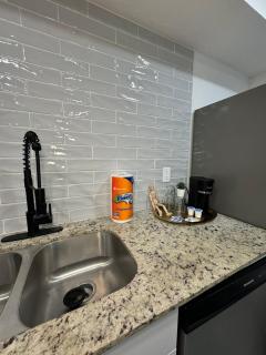 DT Dallas l 2BD PINK Paradise l 5 Min from Love Field - Dallas - 1